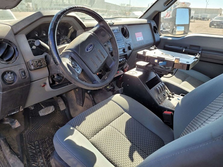 2016-ford-f550-image-21