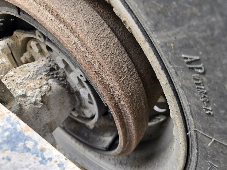 2012-caterpillar-660-image-68