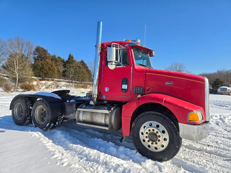 1996-peterbilt-385-image-28