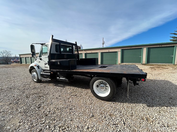 2007-international-durastar-4300-image-9