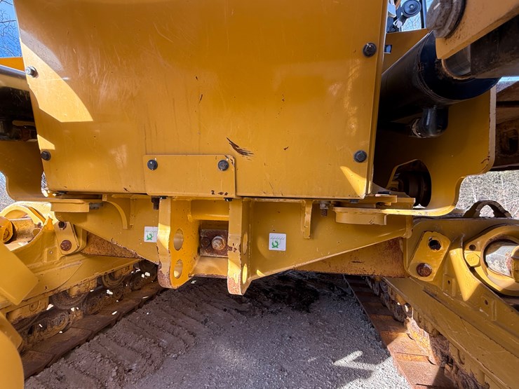 2023-caterpillar-953-image-32