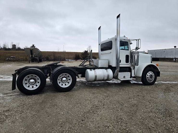 2007-peterbilt-379-image-24