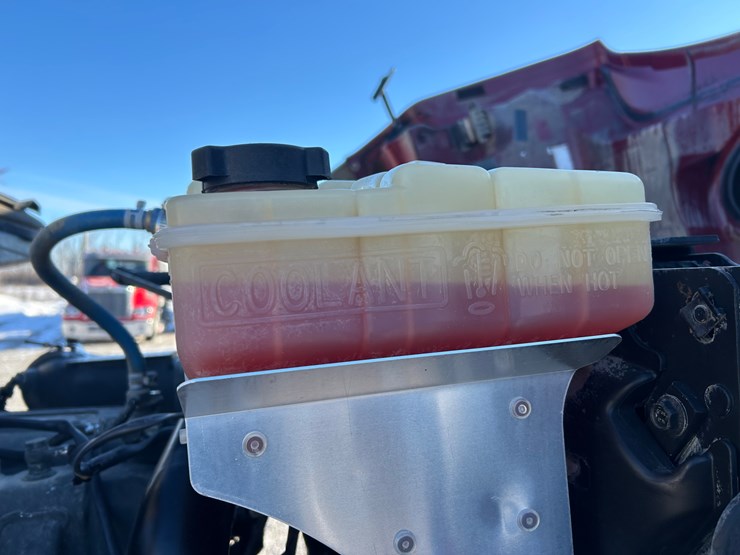 2015-peterbilt-567-image-122