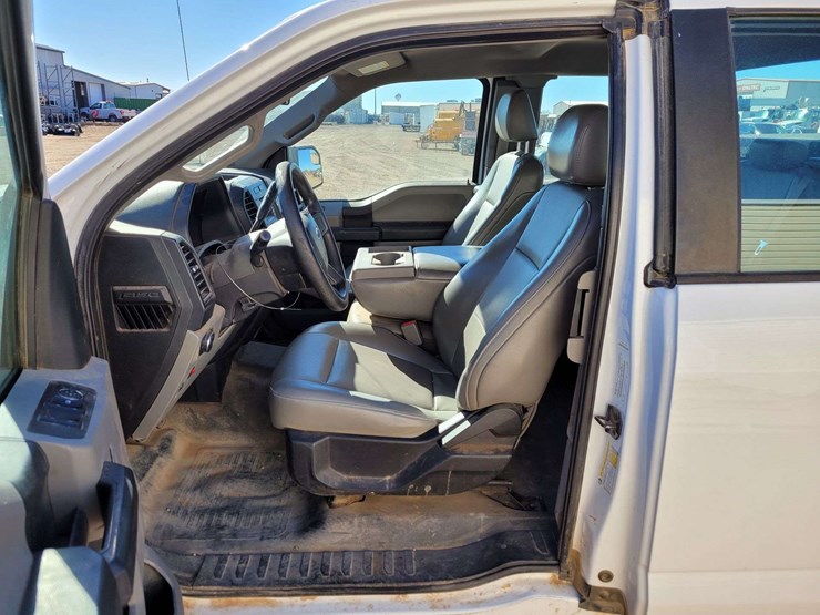 2017-ford-f150-image-13