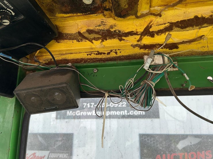 john-deere-4320-image-24