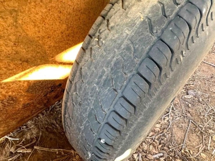 1999-gooseneck-livestock-trailer-image-21