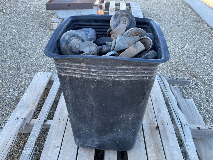 #3125-•-casters-image-12