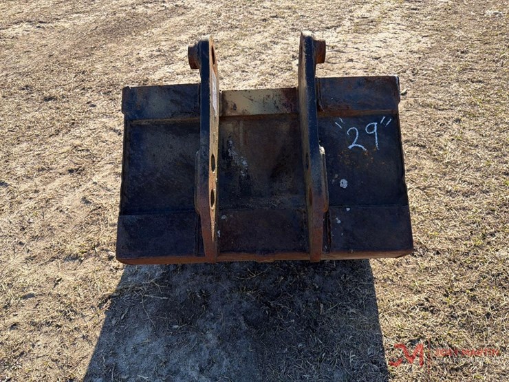 29"-smooth-bucket-backhoe-attachment-image-5