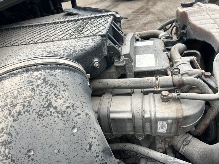 2015-freightliner-cascadia-125-image-44