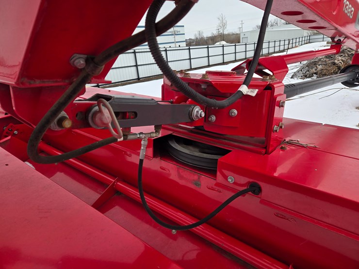 massey-ferguson-1383-image-32