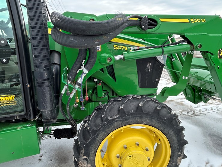 2019-john-deere-5075e-image-15
