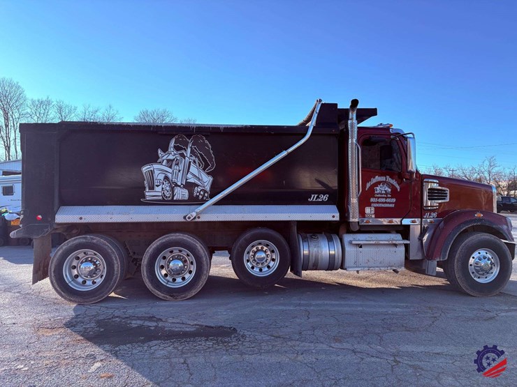 2018-freightliner-sd122-tri-axle-dump-truck-image-10