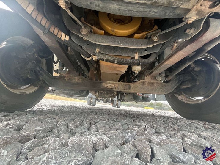 2004-ford-f650-image-17