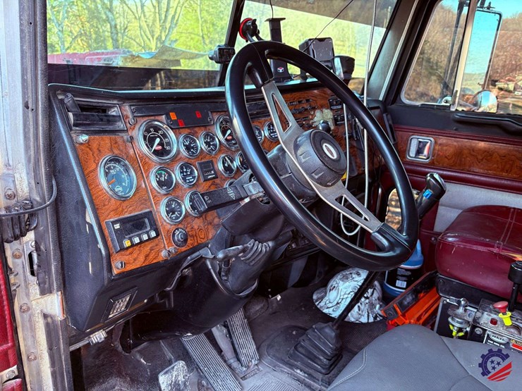 1999-peterbilt-357-image-62