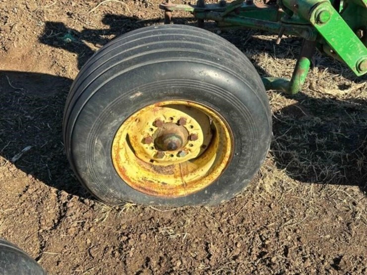 john-deere-3100-image-9