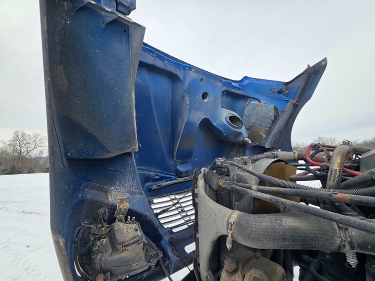 2007-freightliner-columbia-120-image-40