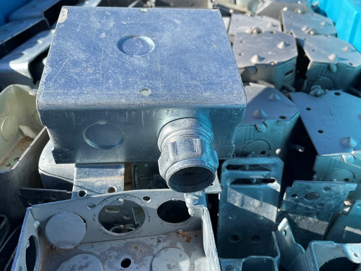 #3124-•-switch-boxes-image-10