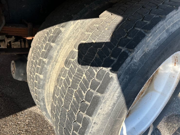 2010-international-durastar-4300-image-43