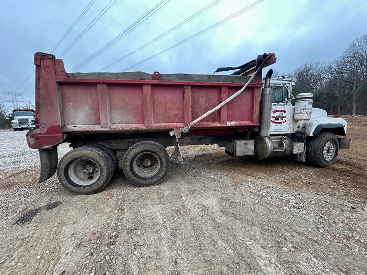 2001-mack-rd688s-image-20