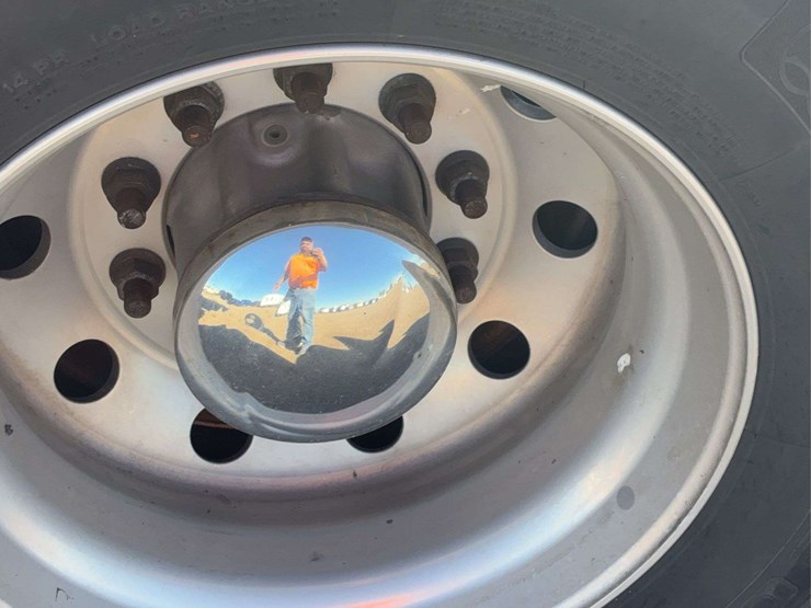 2017-kenworth-t680-image-82