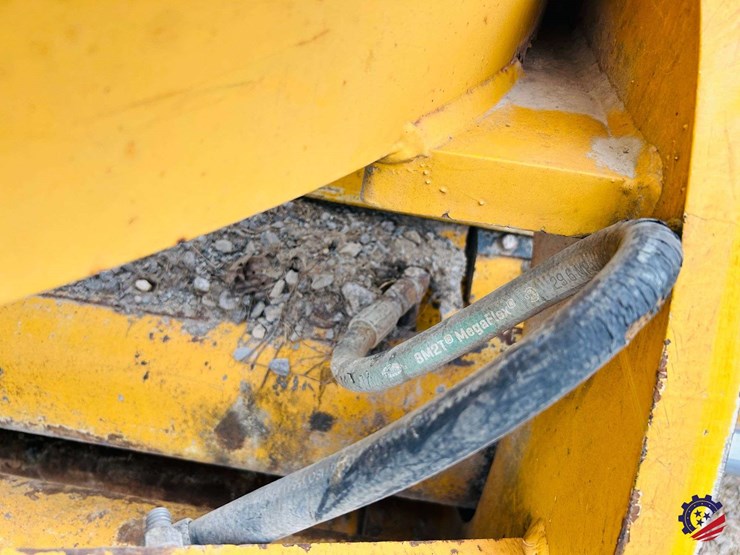 2003-volvo-g710b-image-63