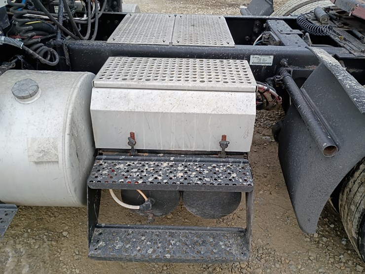 2011-international-transtar-8600-image-71