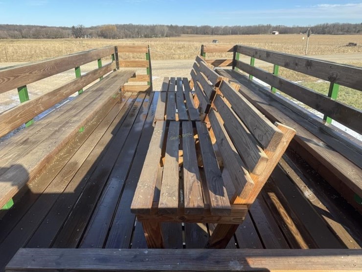 stoltzfus-18'-people-moving-wagon-image-4