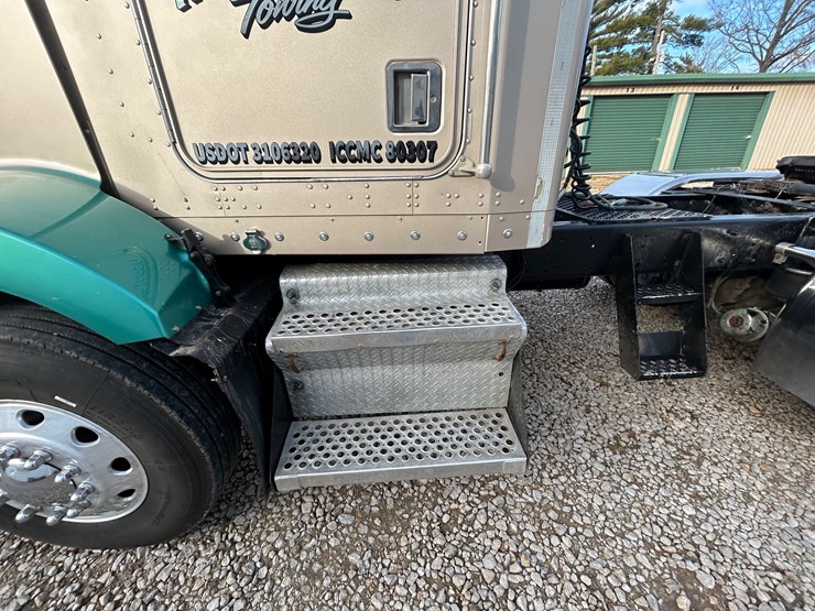 2001-kenworth-t800-image-44