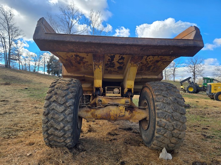 caterpillar-d25c-image-17