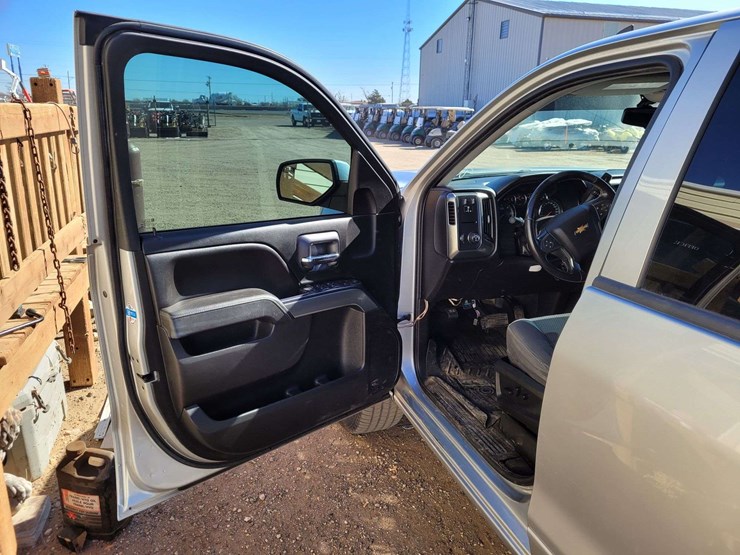 2019-chevrolet-silverado-1500-lt-image-11