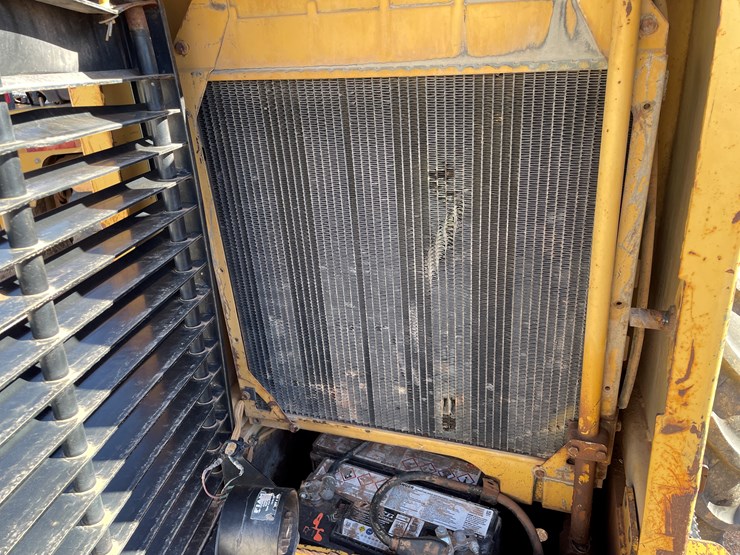 caterpillar-cp-323-image-7