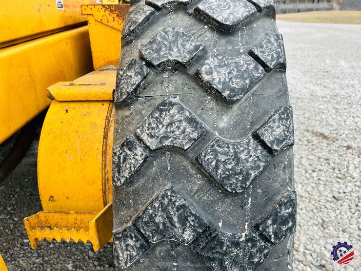 2003-volvo-g710b-image-22