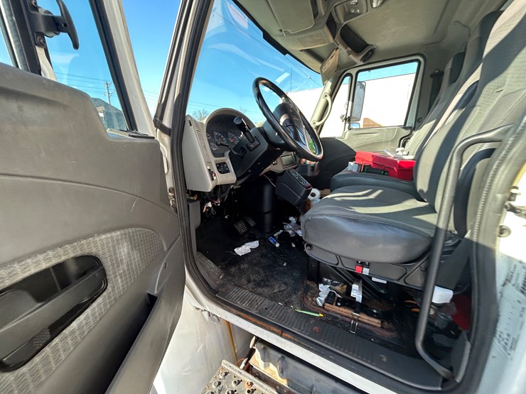 2010-international-durastar-4300-image-68