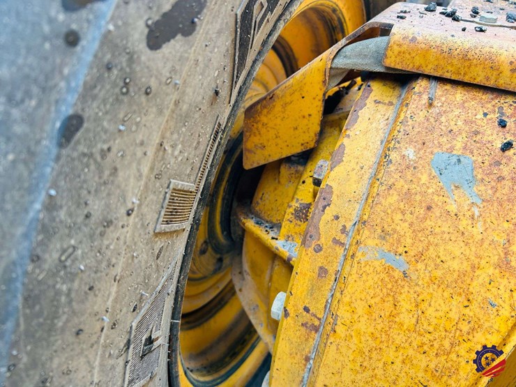 2003-volvo-g710b-image-30