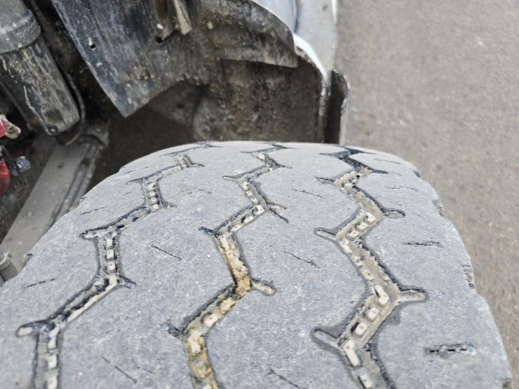 2020-peterbilt-567-image-134