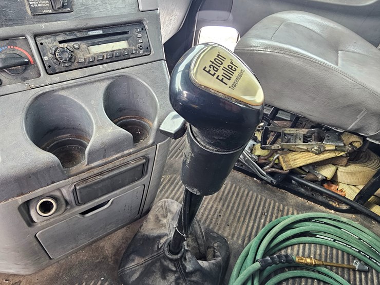 2007-freightliner-columbia-120-image-59