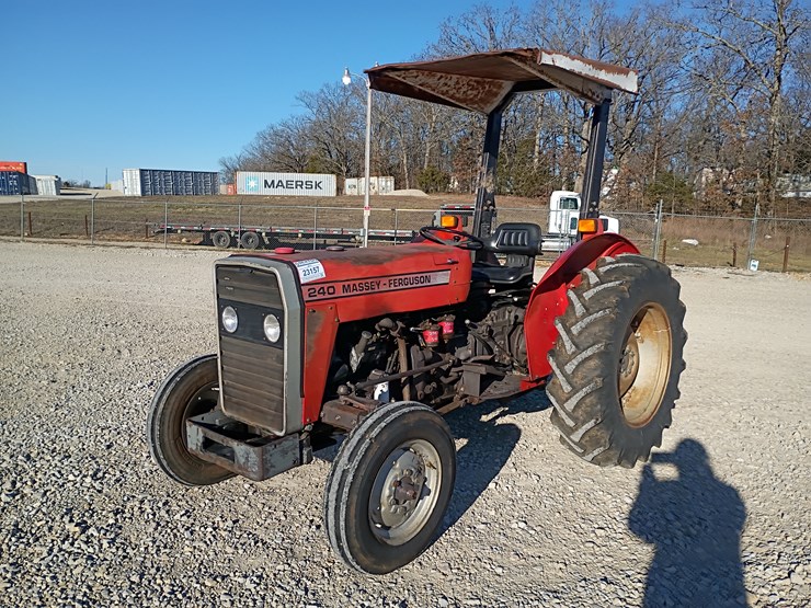 1983-massey-ferguson-240-image-1