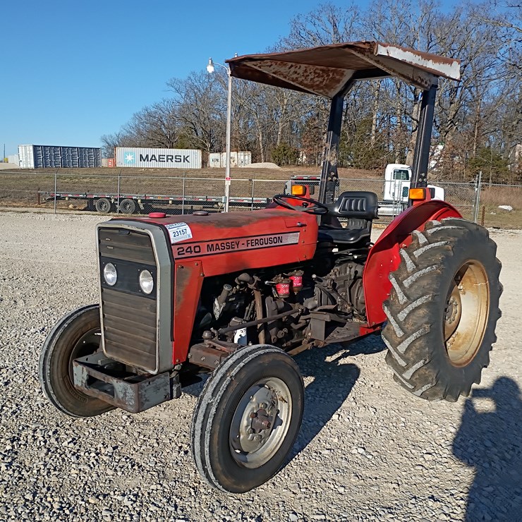 1983 MASSEY-FERGUSON 240