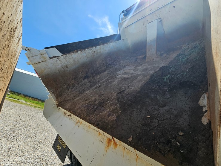 2012-peterbilt-382-image-43