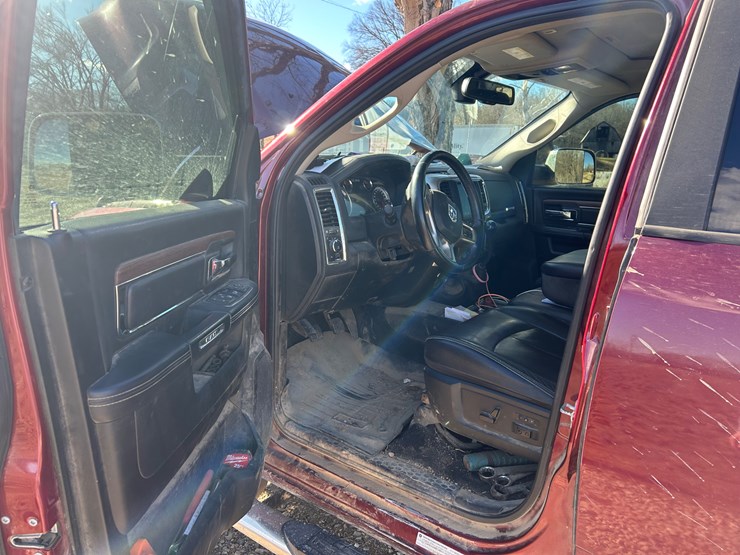 2018-dodge-3500-image-55