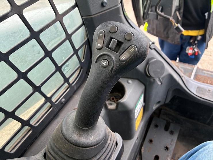 2022-bobcat-t66-image-21