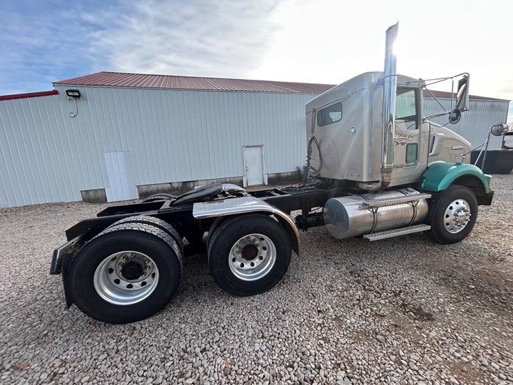 2001-kenworth-t800-image-27