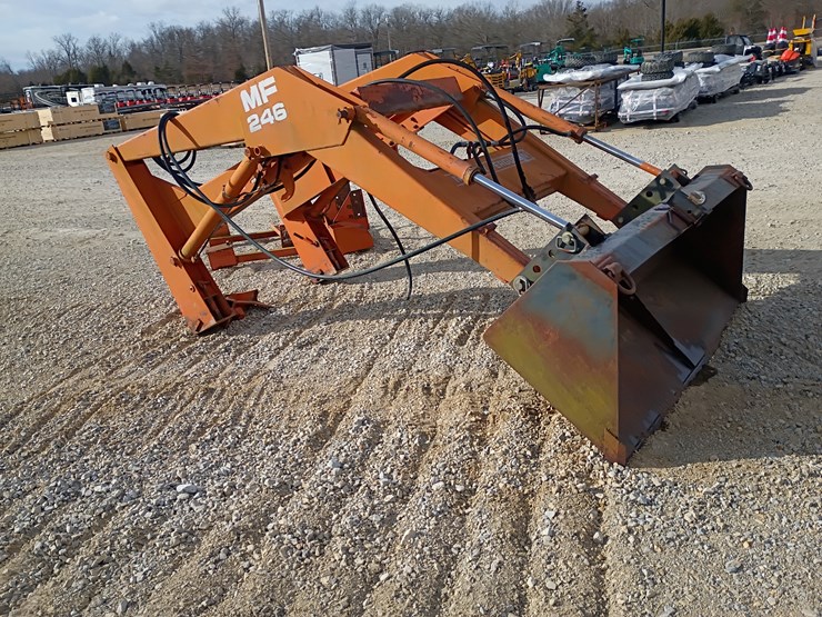 massey-ferguson-246-image-6