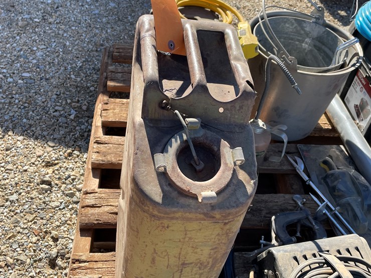 #3135-•-lot-3135-image-22