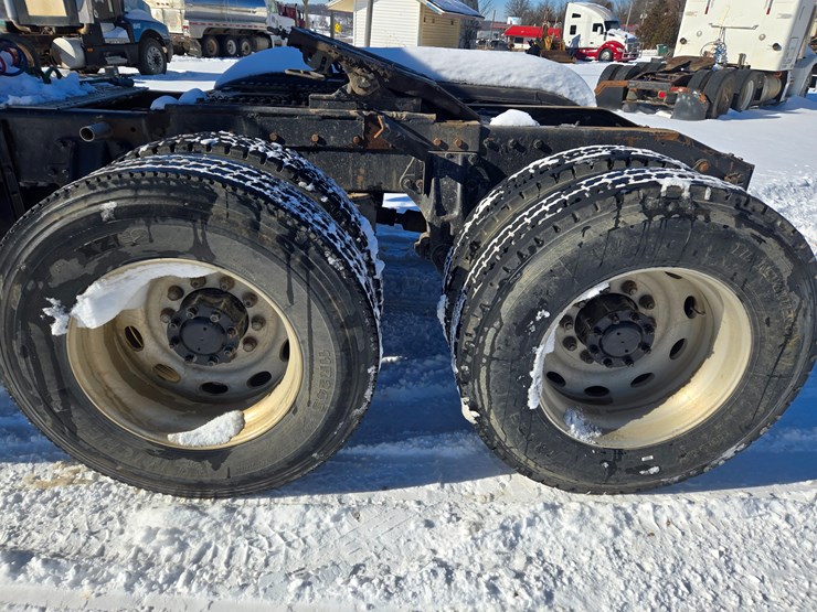 1996-peterbilt-385-image-71