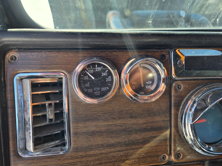 1995-freightliner-fld120-image-86