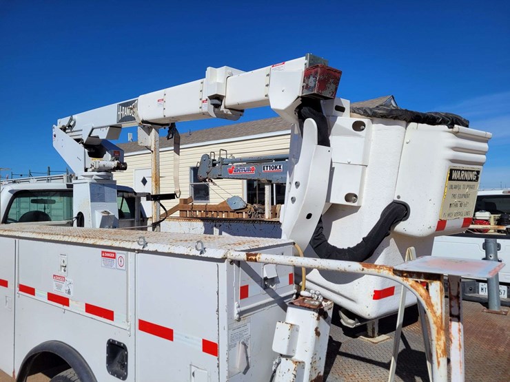 2005-ford-f550-image-17