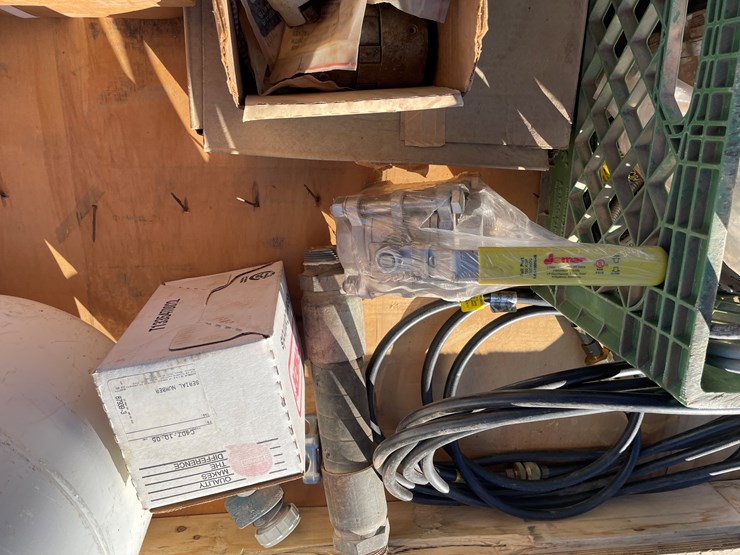 #3298-•-propane-bottles-and-propane-parts-image-9