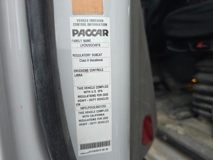 2020-peterbilt-567-image-156
