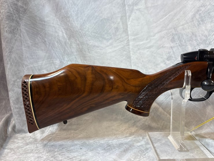 #2763-•-weatherby-mark-v-300-win-mag-bolt-action-rifle,-sn:-h184200-image-8